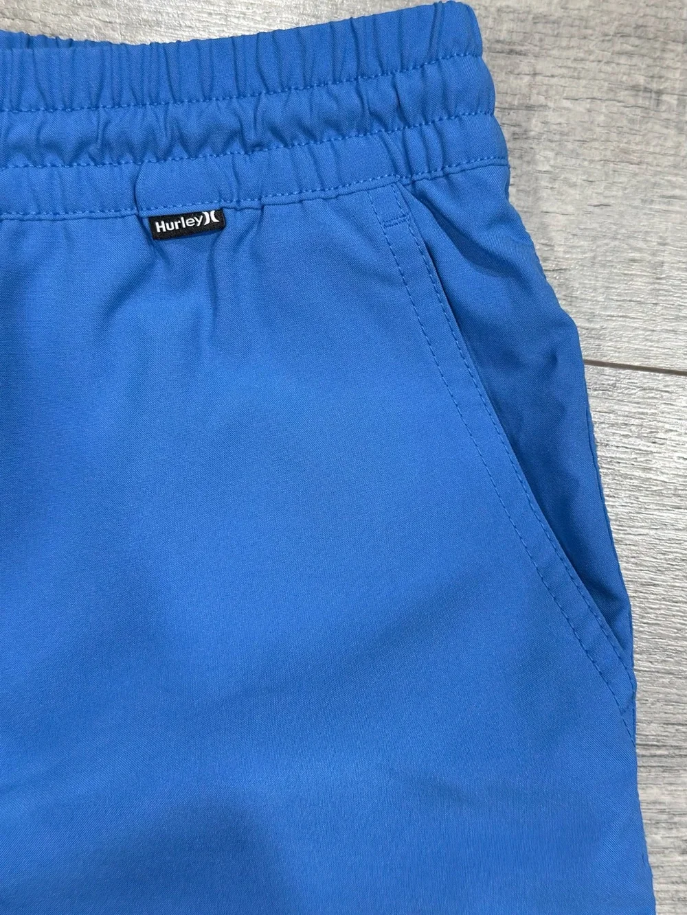 Hurley Blue Shorts – Men’s Size Medium